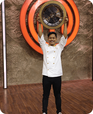 Nayanjyoti Saikia holding the MasterChef trophy